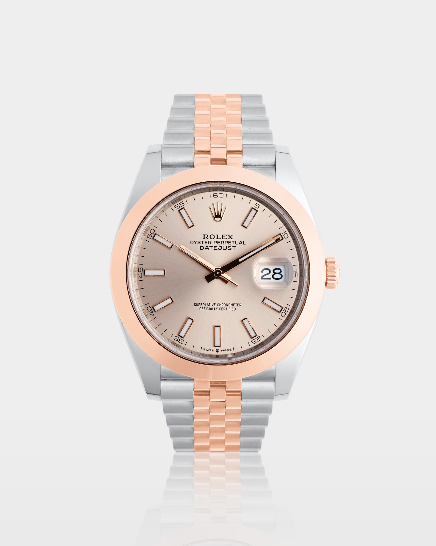 Rolex Datejust 41 watch in 18k Everose gold and steel, featuring a sunray Sundust dial, smooth bezel and a two-tone Jubilee bracelet